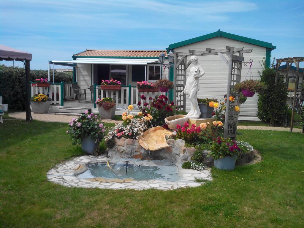 Hotellerie De Plein Air Belle Dune Berck Exterior photo
